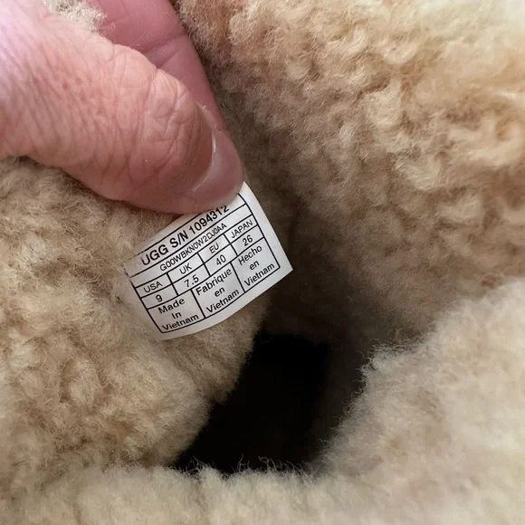 UGG Tan Shearling Boots with Bows - Picture 4 of 9